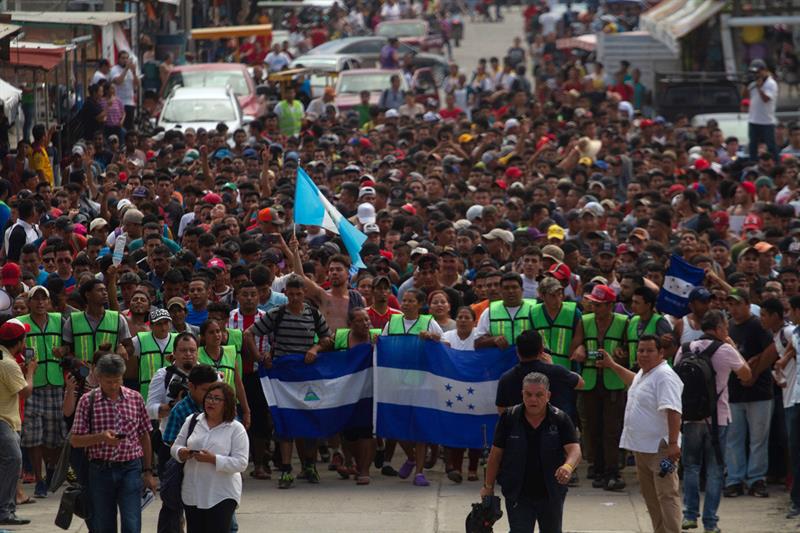Migrantes-hondureños-emprenden-su-salida-hacia-la-ciudad-de-Tapachula-trayecto-obligado-rumbo-a-su-objetivo-Estados-Unidos.-EFE.jpg